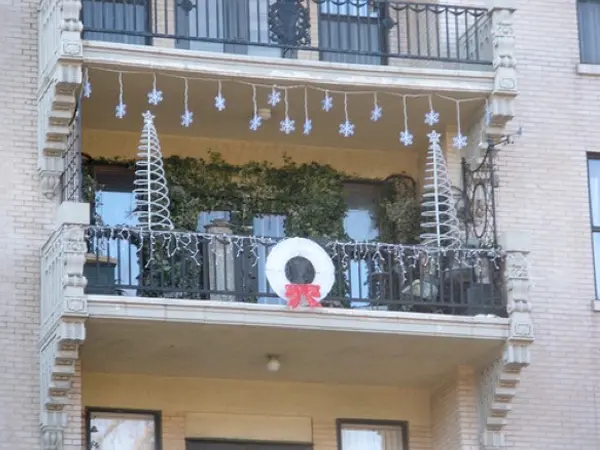 Natal: Dicas de como decorar a varanda do seu apartamento